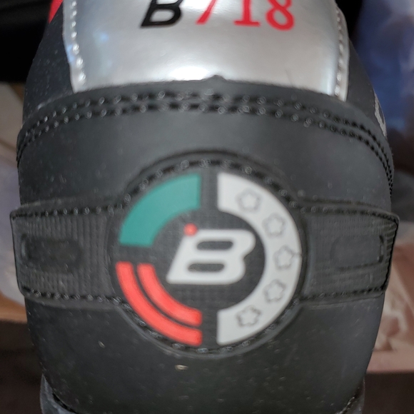 Black and Red Men's Cycling Shoes - Picture 3 of 3